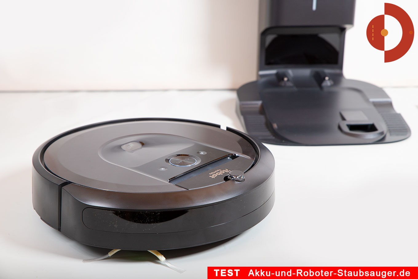 IRobot-Roomba-i7-Plus.jpg